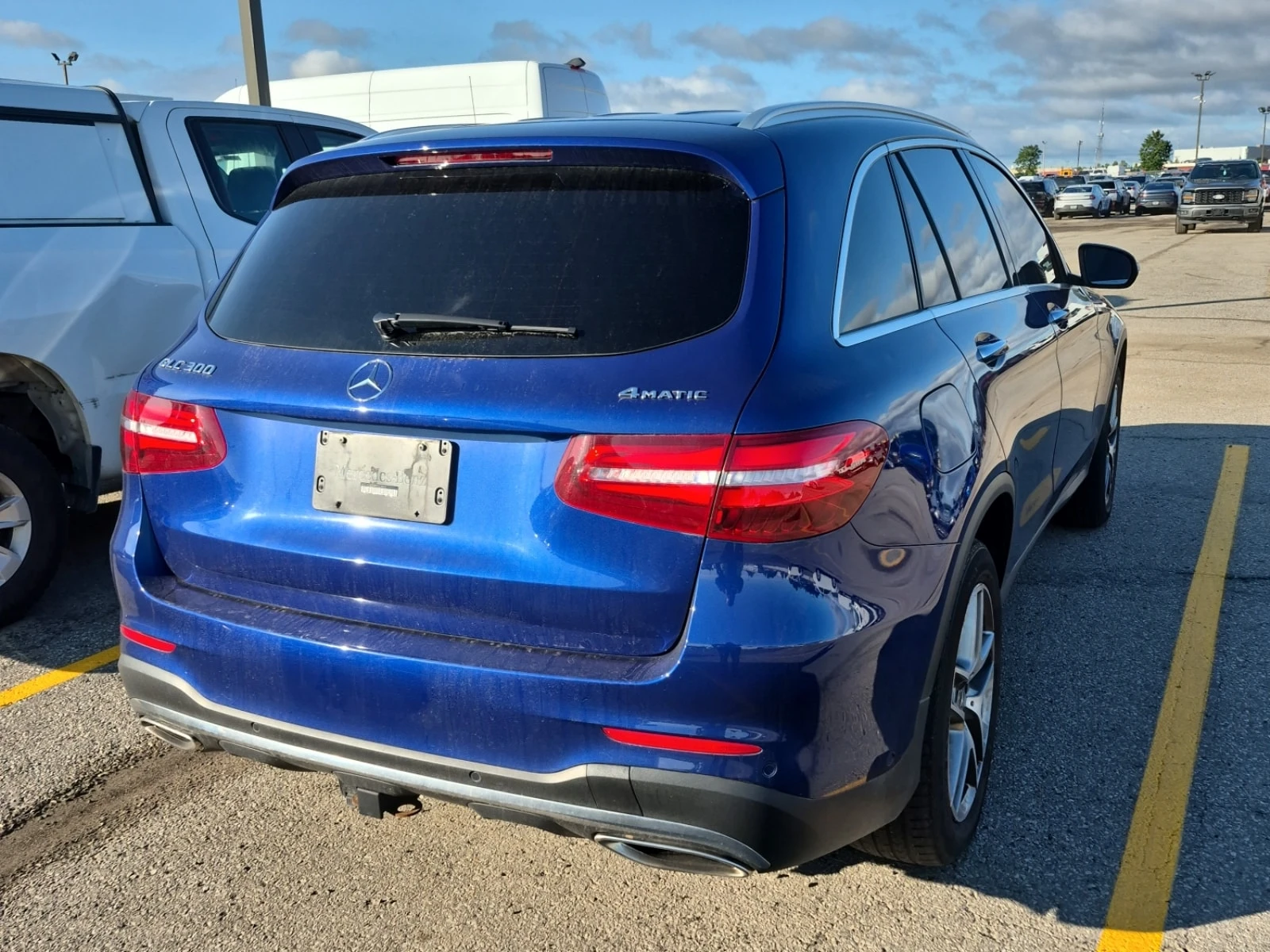 Mercedes-Benz GLC 300 * АВТОКРЕДИТ * ГЛАВНО ПРЕДСТАВИТЕЛСТВО, снимка 3 - Автомобили и джипове - 55900877