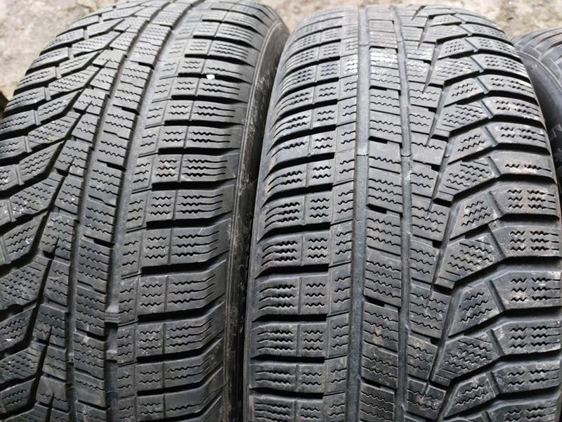 Гуми Зимни 225/60R17, снимка 2 - Гуми и джанти - 35981483