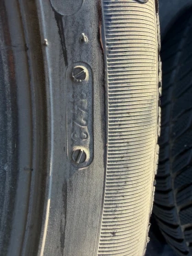 Гуми Зимни 225/50R17, снимка 2 - Гуми и джанти - 52733333