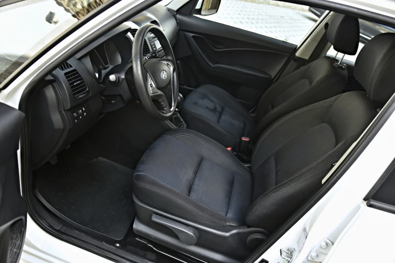 Hyundai I20 1.4i, снимка 11 - Автомобили и джипове - 44797027