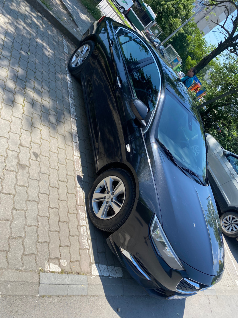 Opel Insignia Sport, снимка 2 - Автомобили и джипове - 45931857