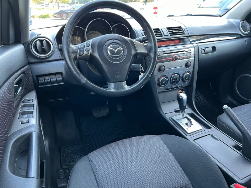 Mazda 3 Автоматик, снимка 11 - Автомобили и джипове - 47357392