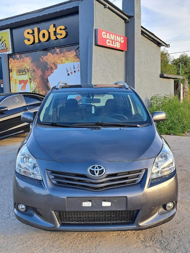 Toyota Verso 2.0D4D 126к.с., снимка 3 - Автомобили и джипове - 47657094