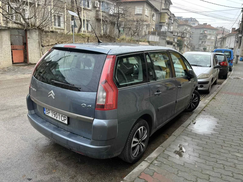 Citroen C4 Picasso, снимка 4 - Автомобили и джипове - 48376212