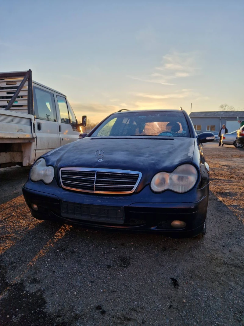 Mercedes-Benz C 200, снимка 2 - Автомобили и джипове - 48470496