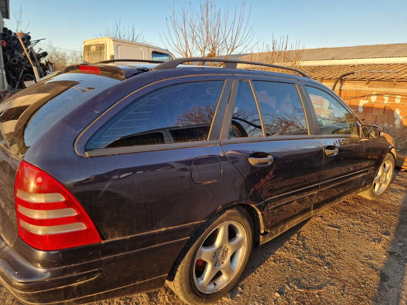 Mercedes-Benz C 200, снимка 5 - Автомобили и джипове - 48470496