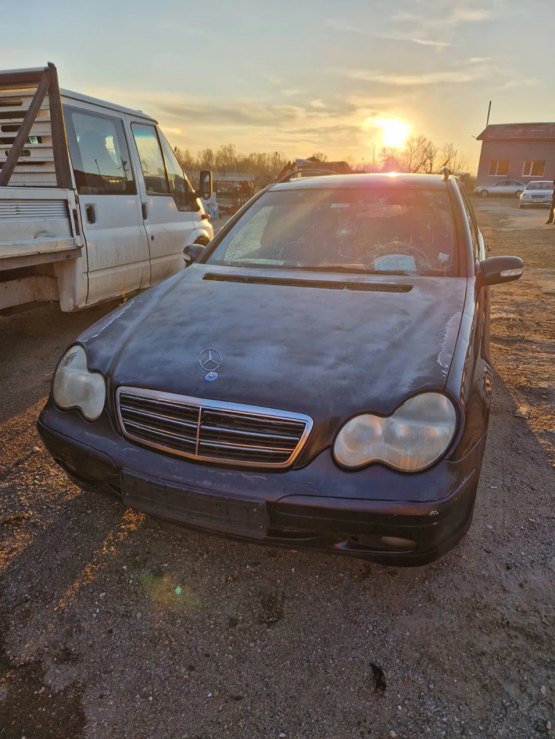 Mercedes-Benz C 200, снимка 3 - Автомобили и джипове - 48470496