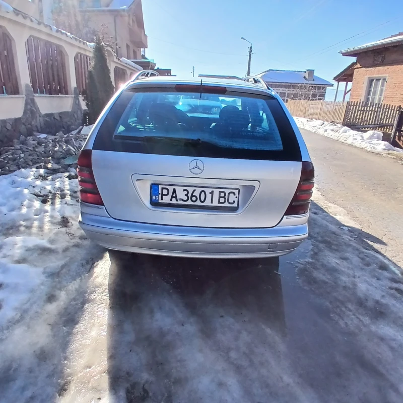 Mercedes-Benz C 220, снимка 4 - Автомобили и джипове - 48650599