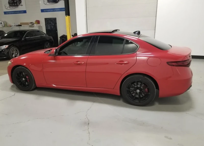 Alfa Romeo Giulia Q4 * * CARFAX * * АВТО КРЕДИТ * * , снимка 4 - Автомобили и джипове - 53116568