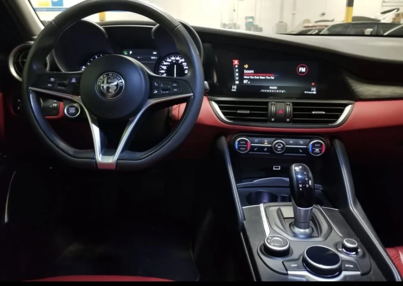Alfa Romeo Giulia Q4 * * CARFAX * * АВТО КРЕДИТ * * , снимка 10 - Автомобили и джипове - 53116568