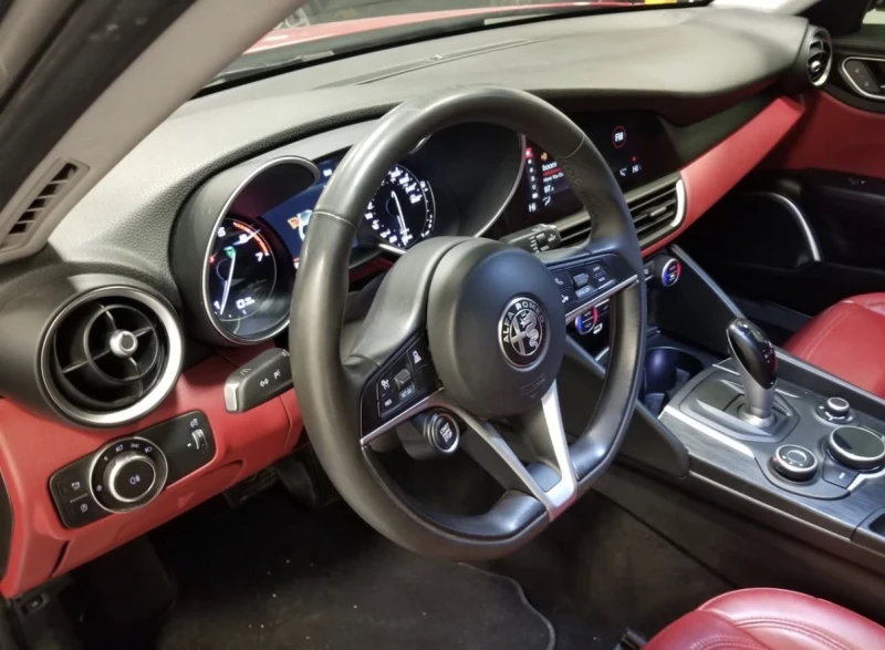 Alfa Romeo Giulia Q4 * * CARFAX * * АВТО КРЕДИТ * * , снимка 9 - Автомобили и джипове - 53116568