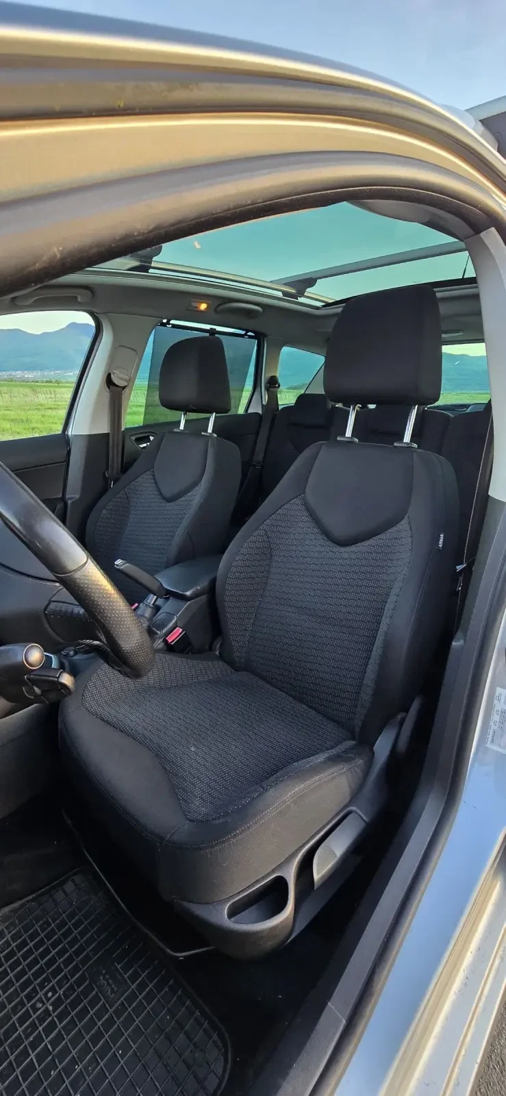 Peugeot 308 1.6 eHDI, снимка 10 - Автомобили и джипове - 54307885