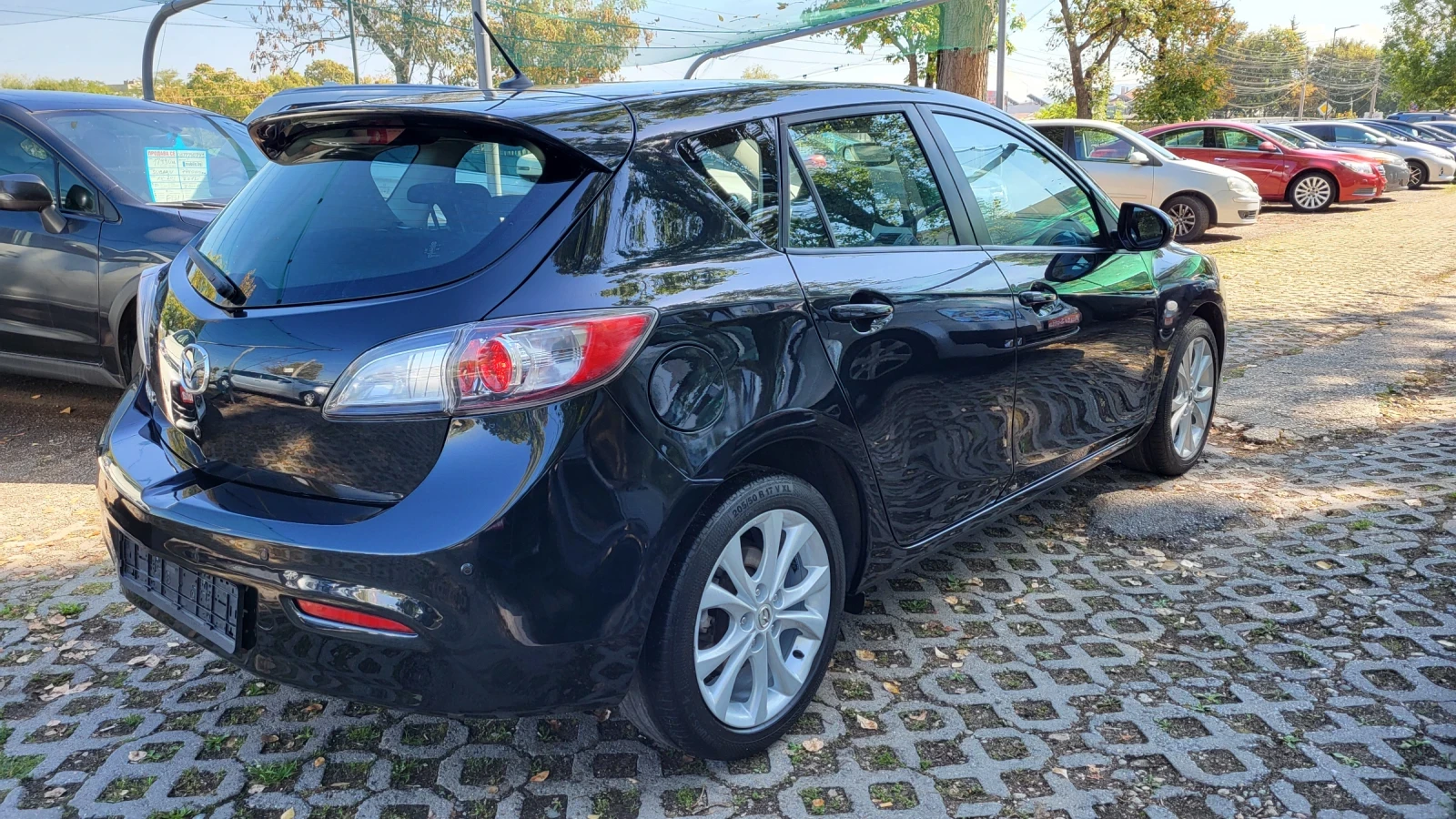 Mazda 3  2.0i АВТОМАТ SPORT - изображение 3