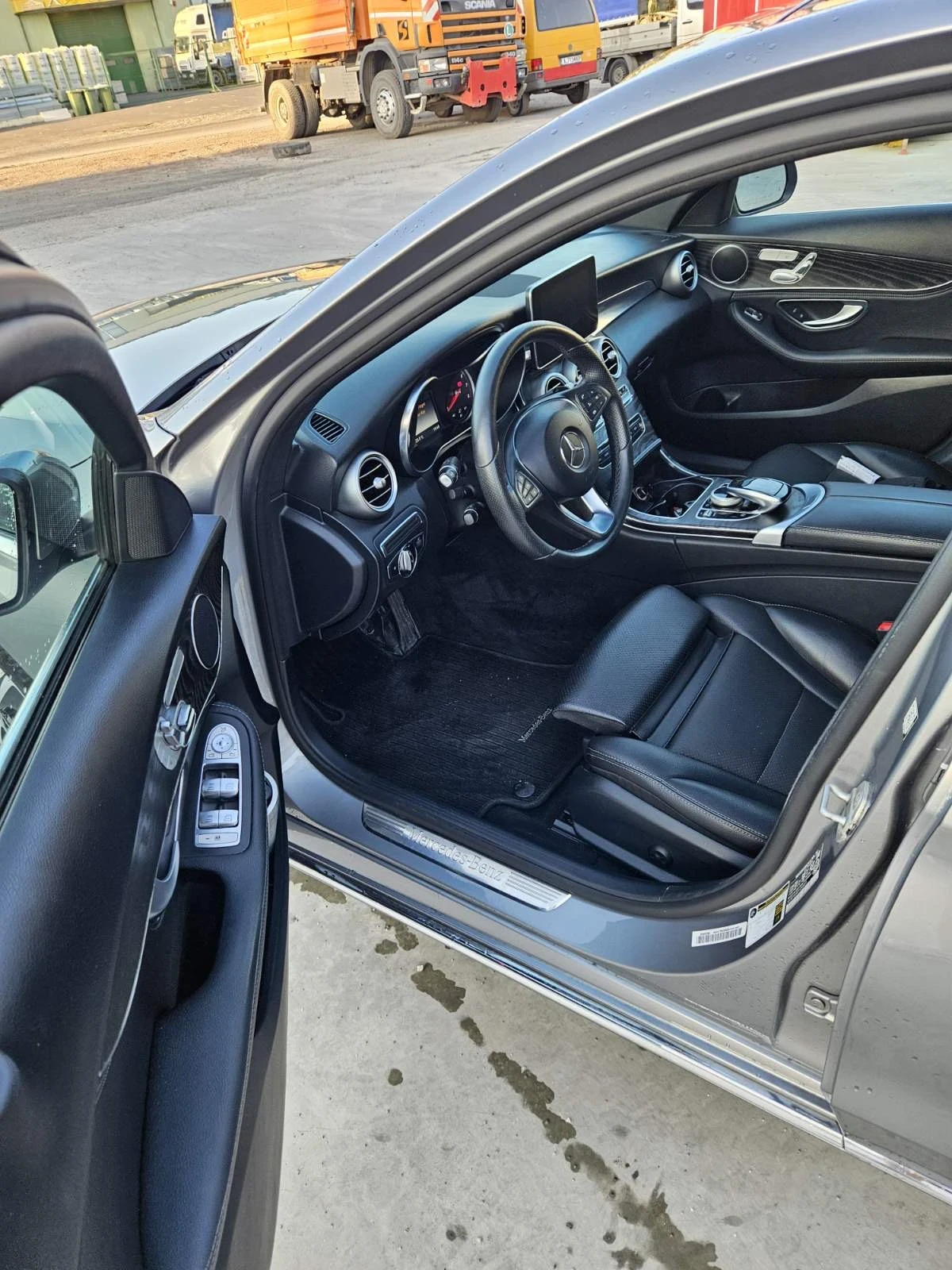 Mercedes-Benz C 300 2.0 турбо - изображение 3