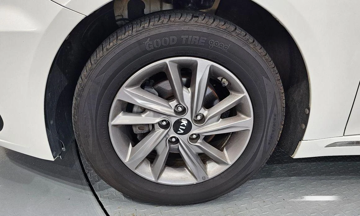 Kia K5  - изображение 5