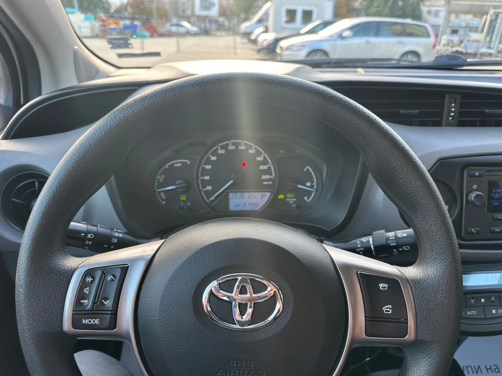 Toyota Yaris 1.5 hybrid /51000 км /Гаранция | Mobile.bg — изображение 16
