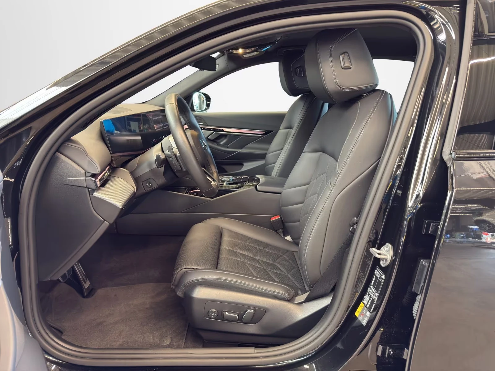 BMW i5 40e/LIM./340HP/M-SPORT/MEMORY/CAM/KLESS/L.ASS/858f - изображение 7