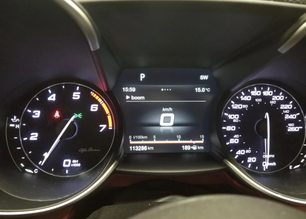 Alfa Romeo Giulia Q4 * * CARFAX * * ���� ������ * *  | Mobile.bg � ����������� 11