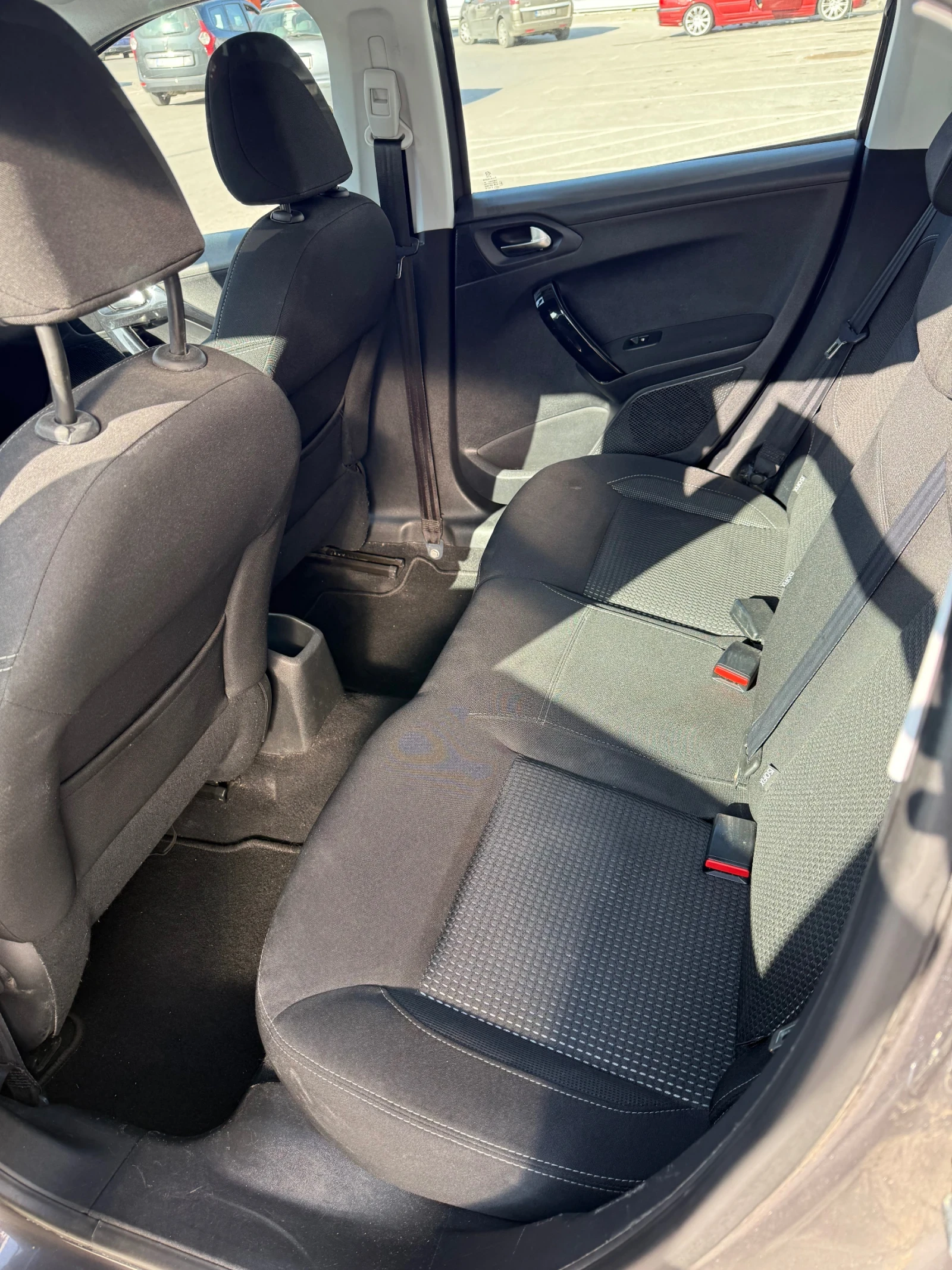 Peugeot 208, снимка 8 - Автомобили и джипове - 53851703