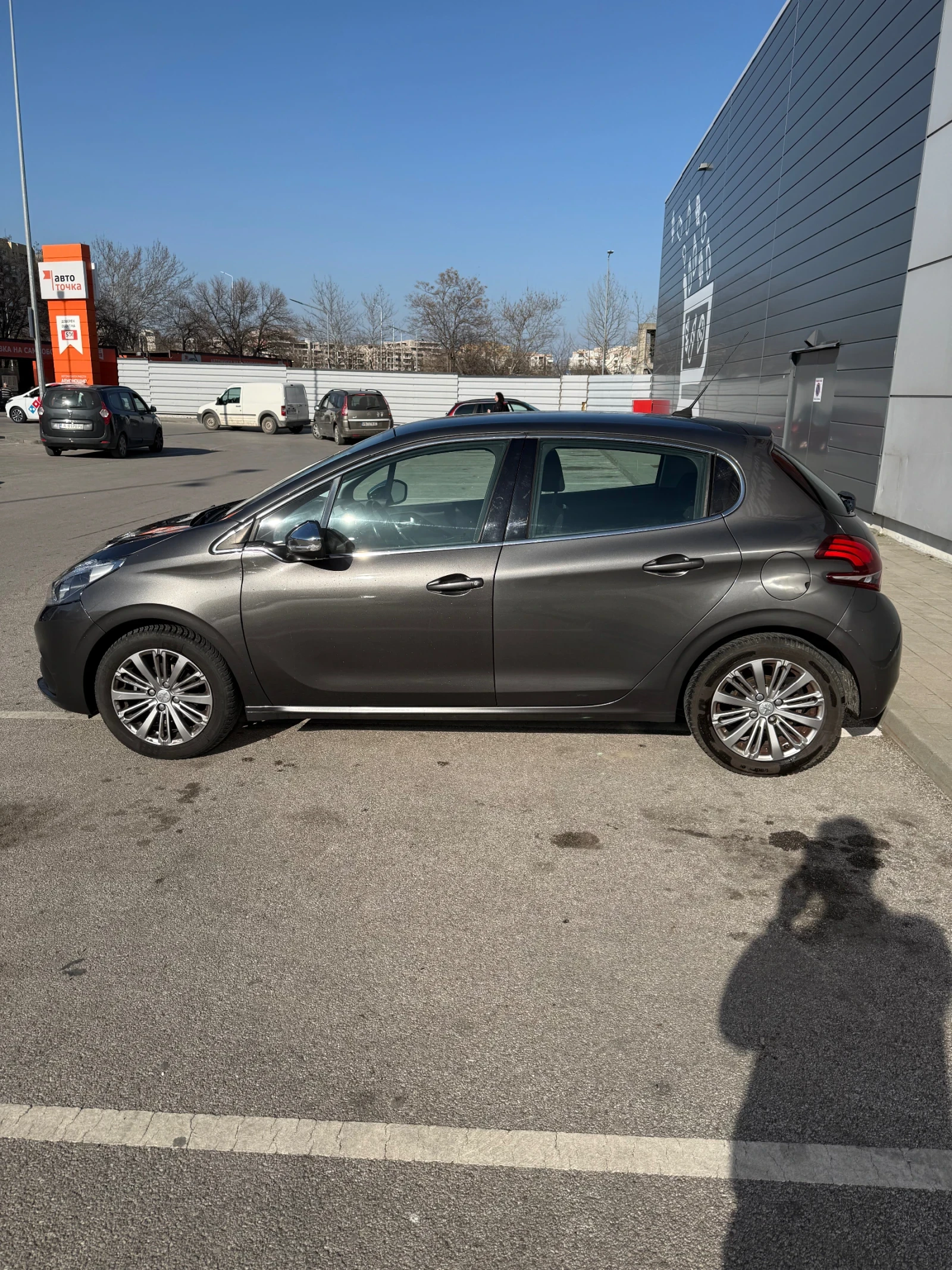 Peugeot 208, снимка 2 - Автомобили и джипове - 53851703