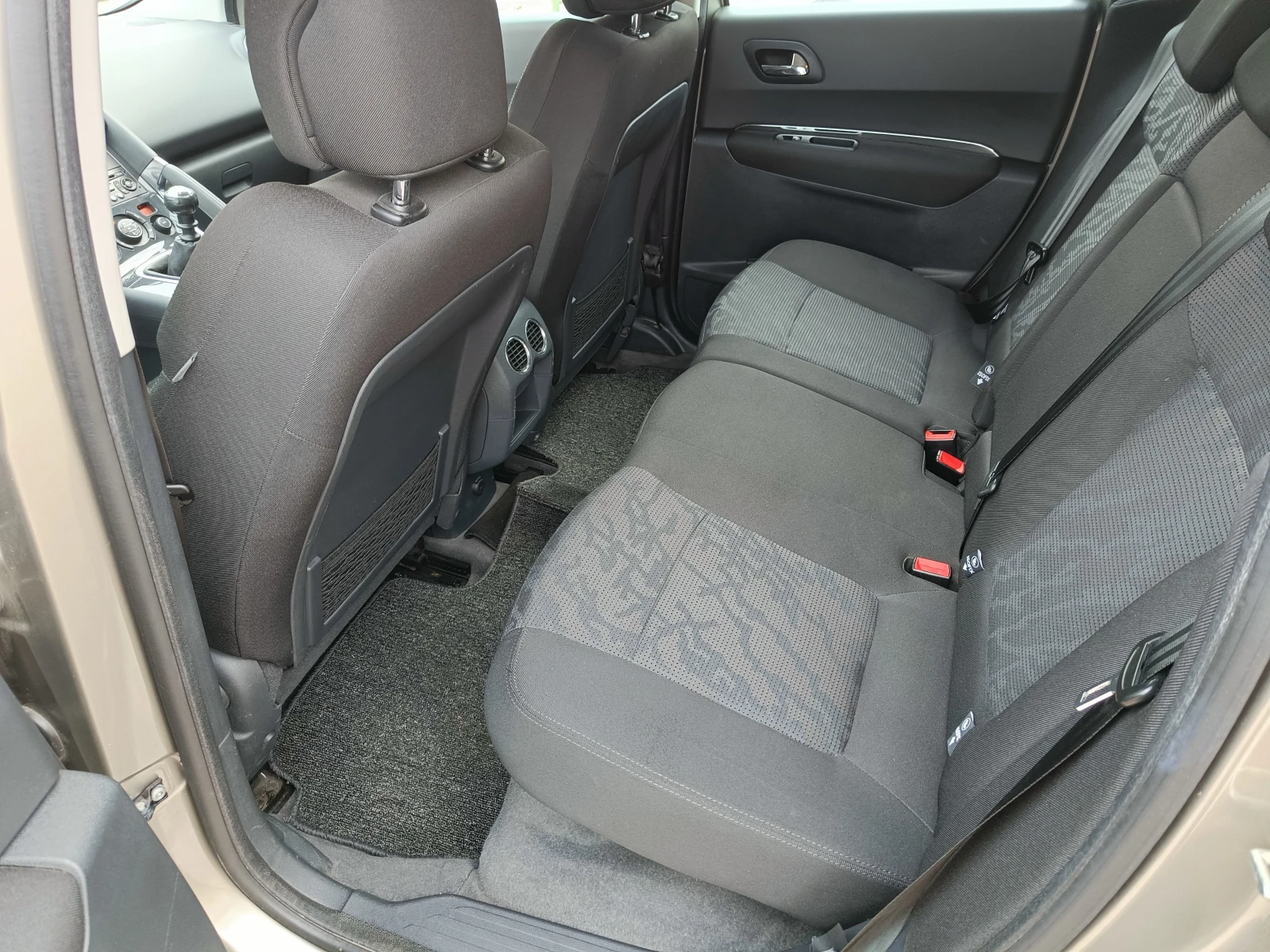 Peugeot 3008 1.6 HDI BARTER 109, снимка 12 - Автомобили и джипове - 53964508