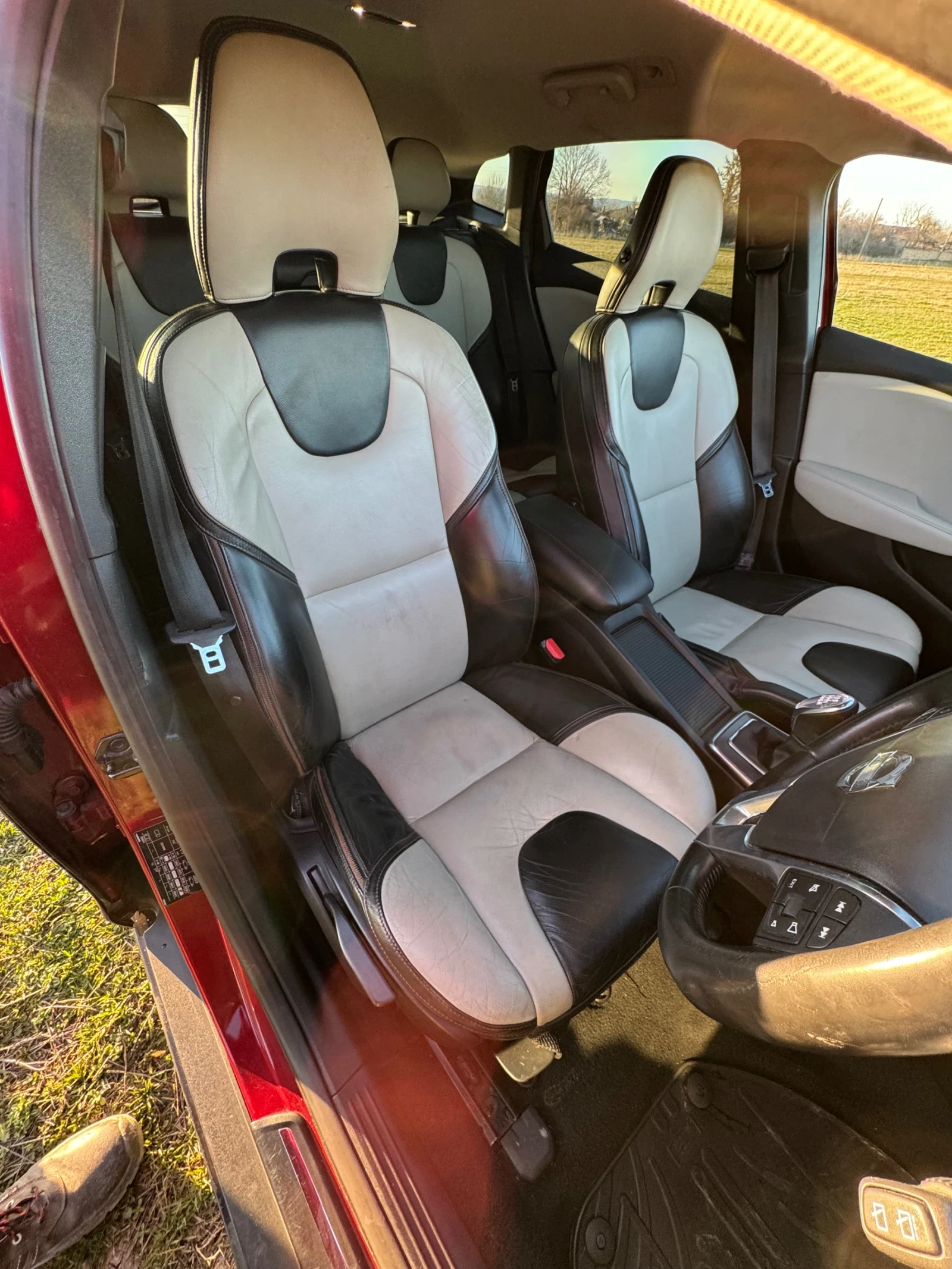 Volvo V40 CrossCountry D3 , снимка 11 - Автомобили и джипове - 53976897