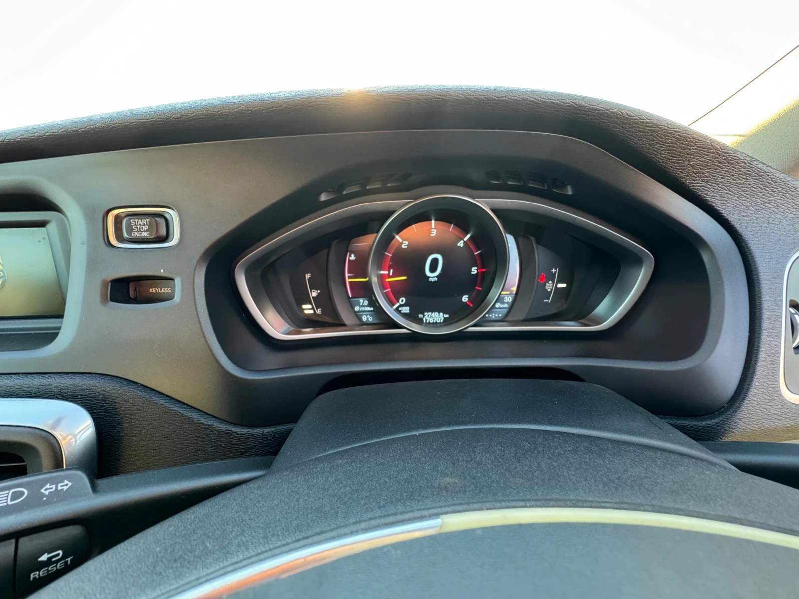 Volvo V40 CrossCountry D3 , снимка 16 - Автомобили и джипове - 53976897