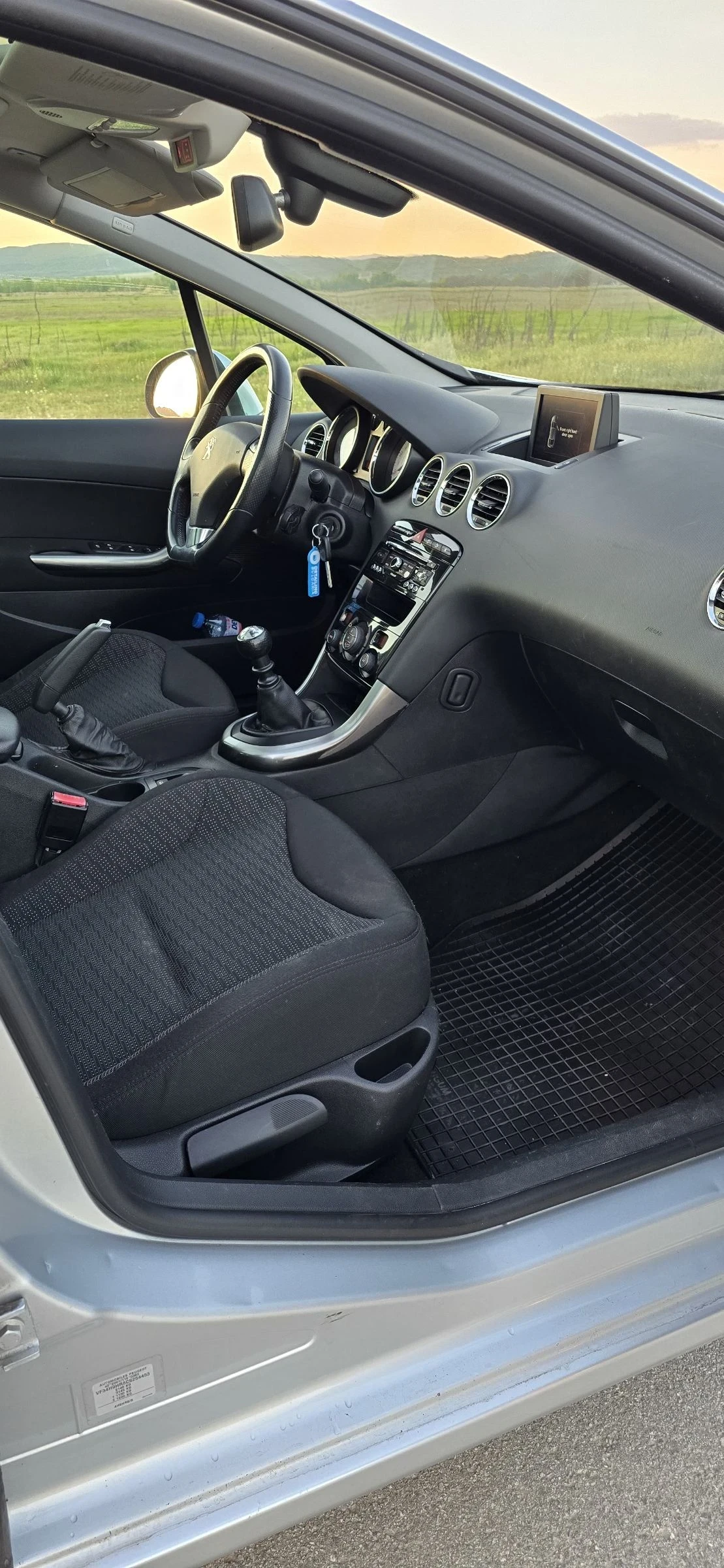 Peugeot 308 1.6 eHDI, снимка 7 - Автомобили и джипове - 54307885