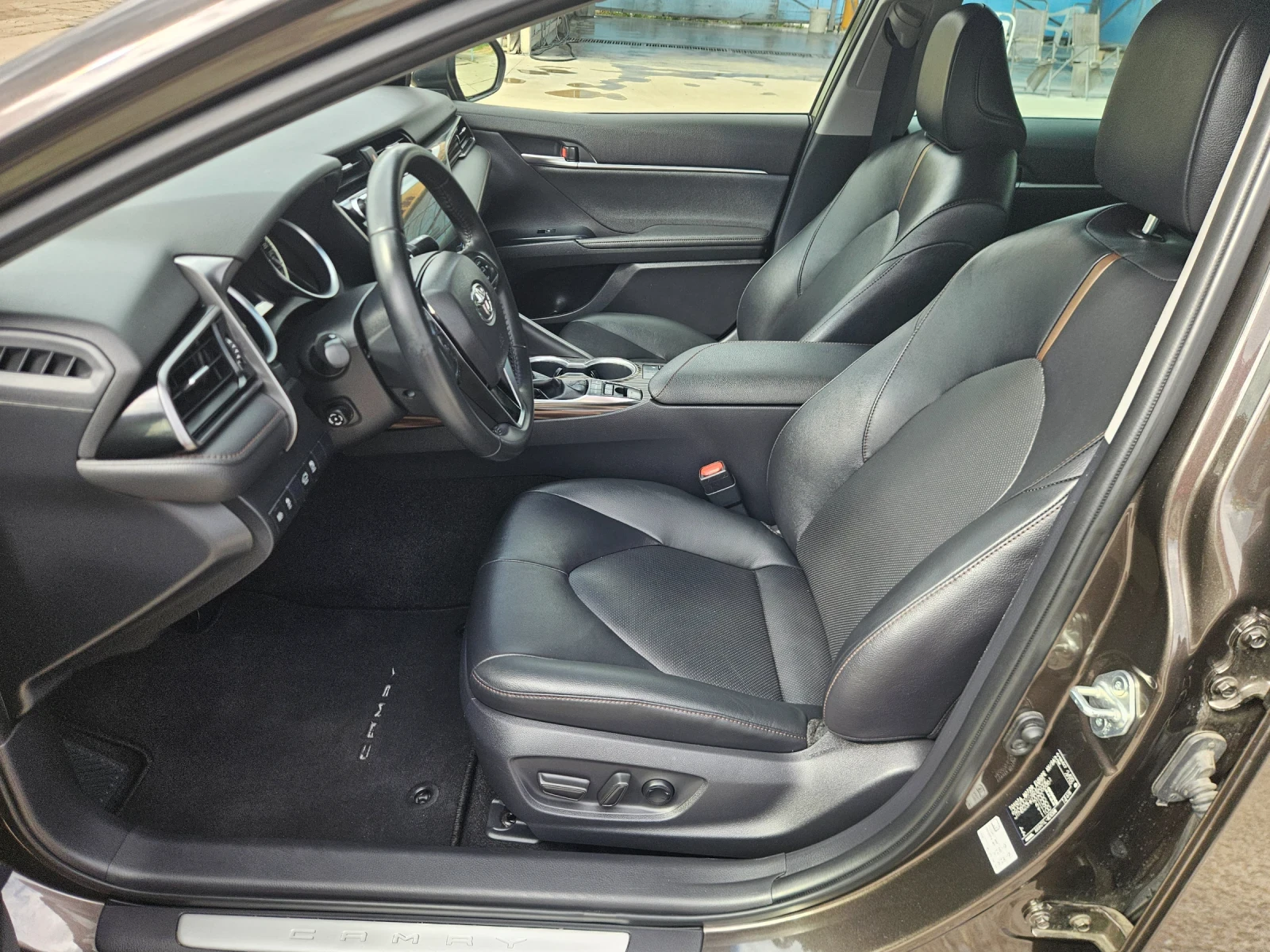 Toyota Camry 56000.km, снимка 13 - Автомобили и джипове - 54544481