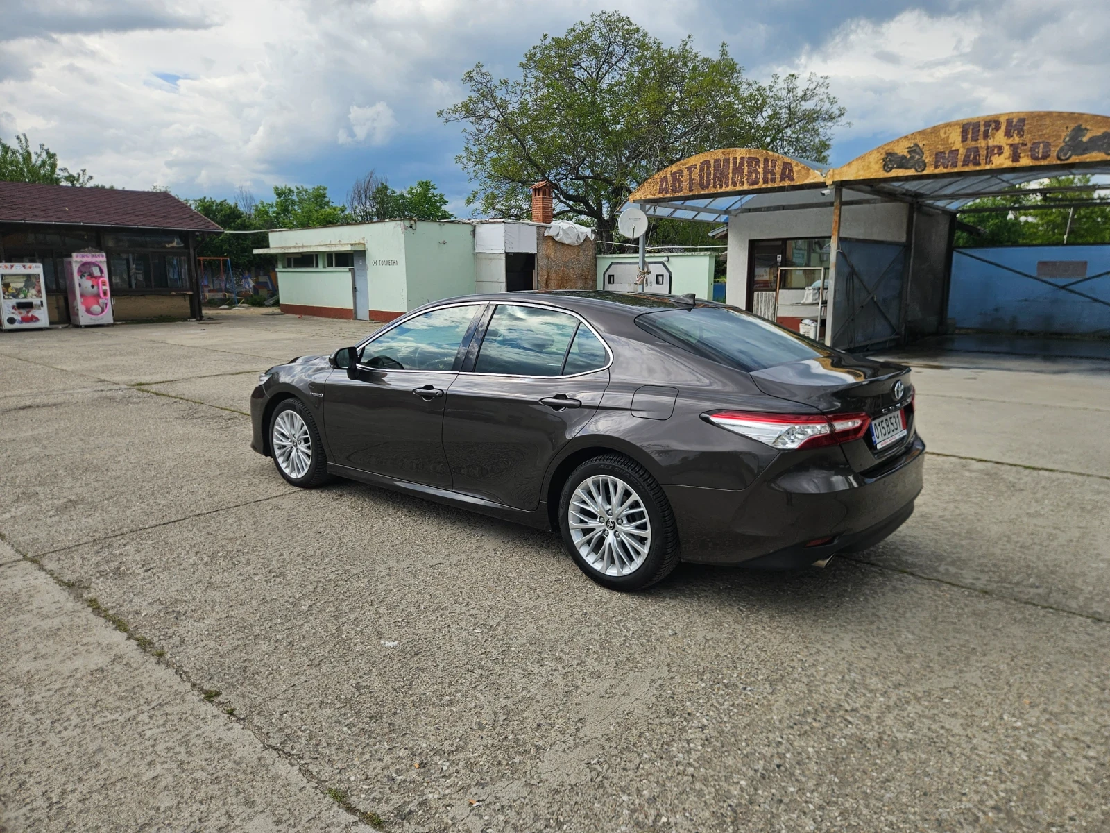 Toyota Camry 56000.km, снимка 4 - Автомобили и джипове - 54544481