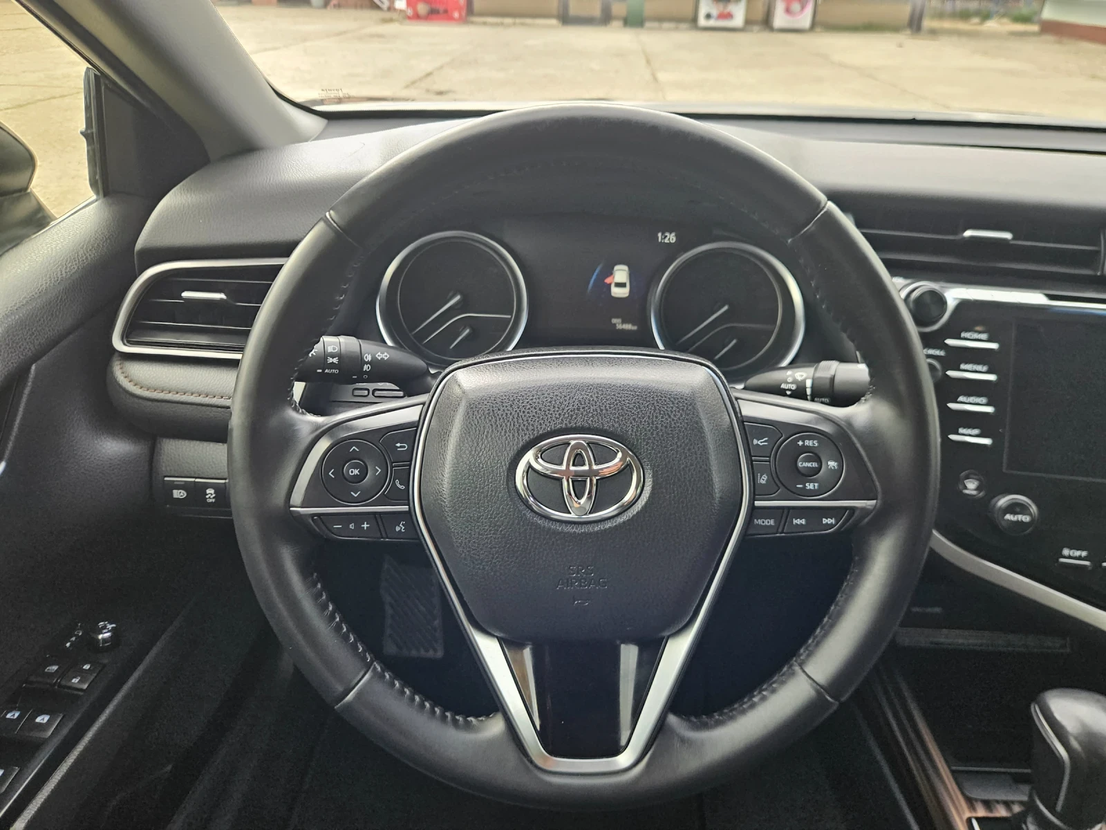 Toyota Camry 56000.km, снимка 12 - Автомобили и джипове - 54544481