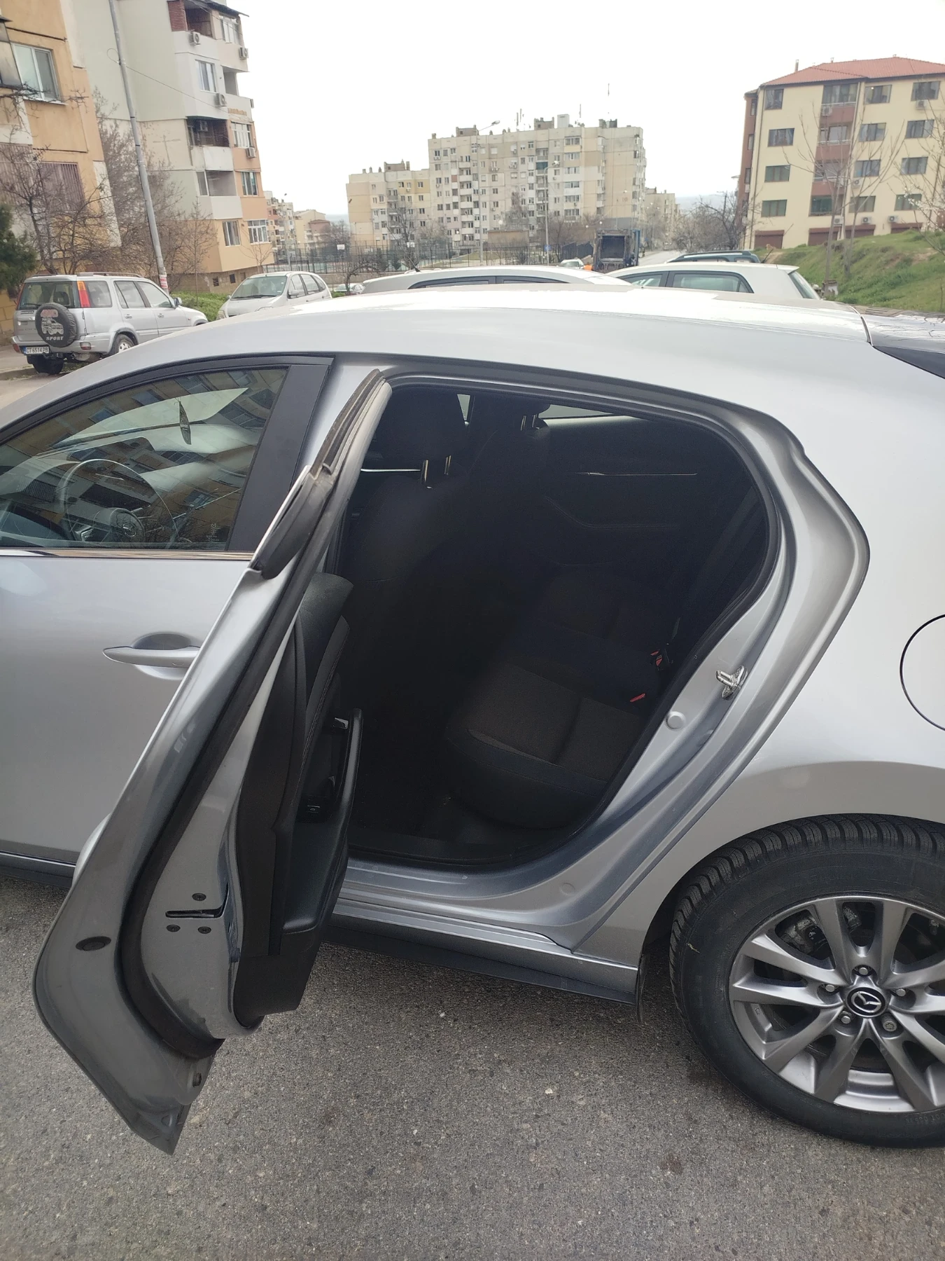 Mazda 3, снимка 9 - Автомобили и джипове - 54639851