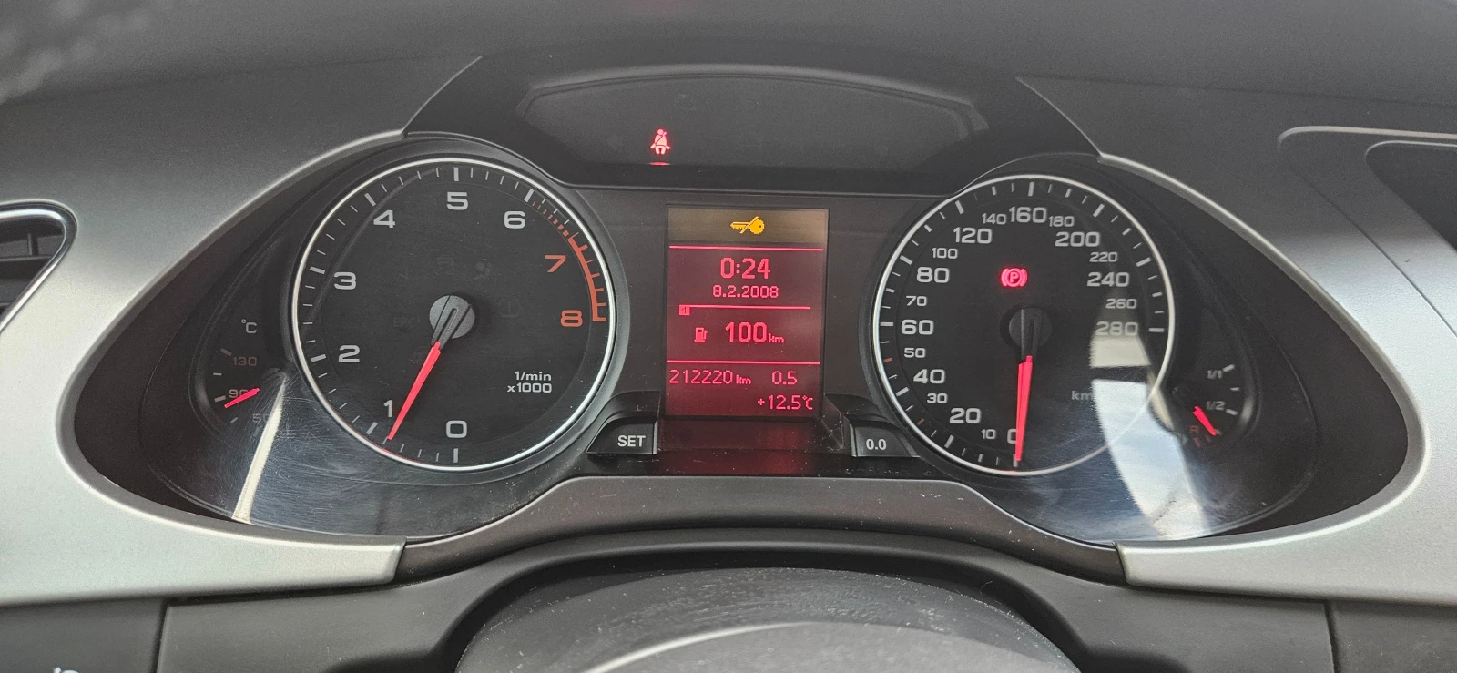 Audi A4 1.8 TFSI , снимка 8 - Автомобили и джипове - 54688132