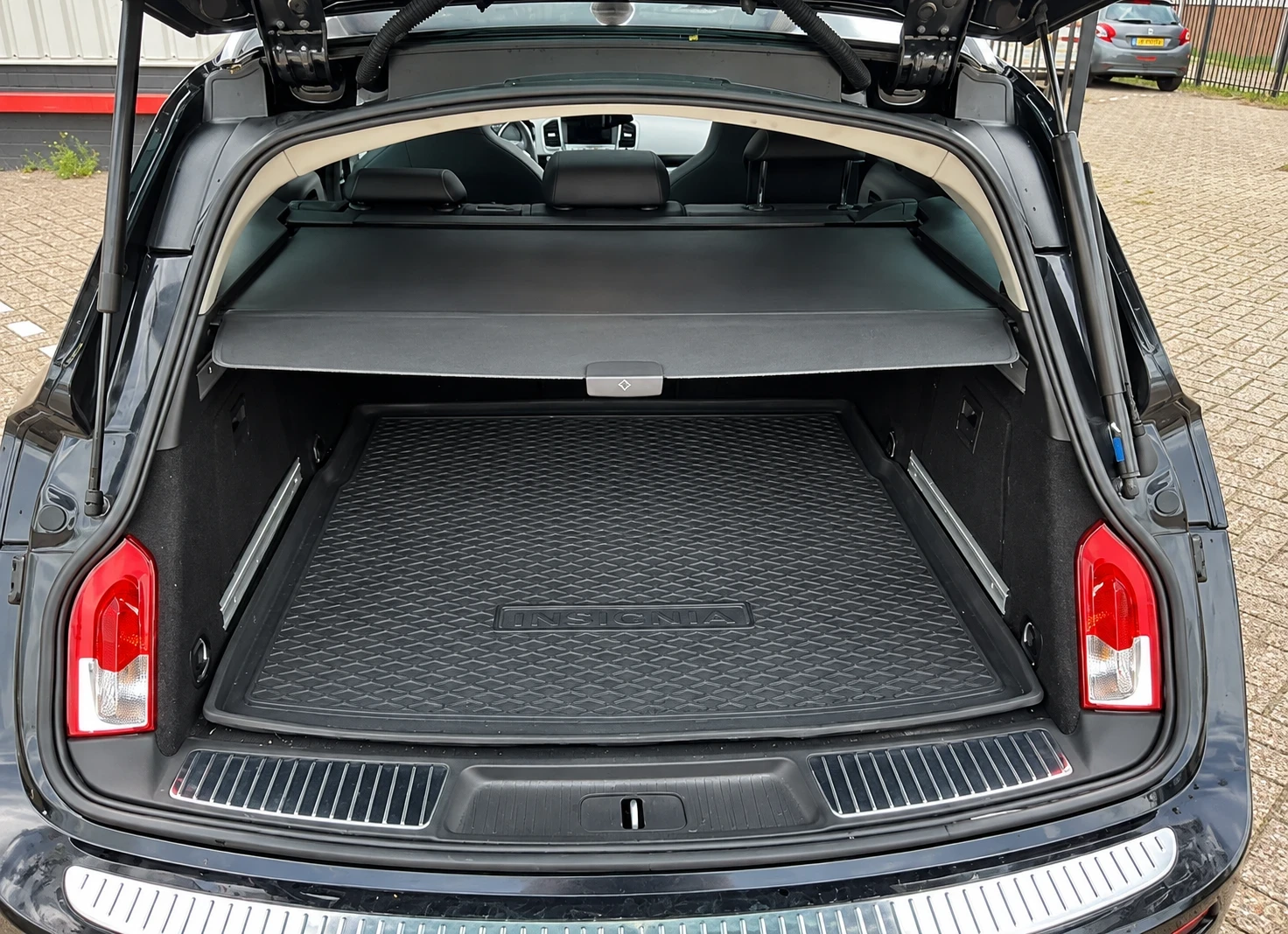 Opel Insignia  Sports Tourer 2.8 V6 Turbo OPC 4x4 325 �.�  | Mobile.bg � ����������� 3