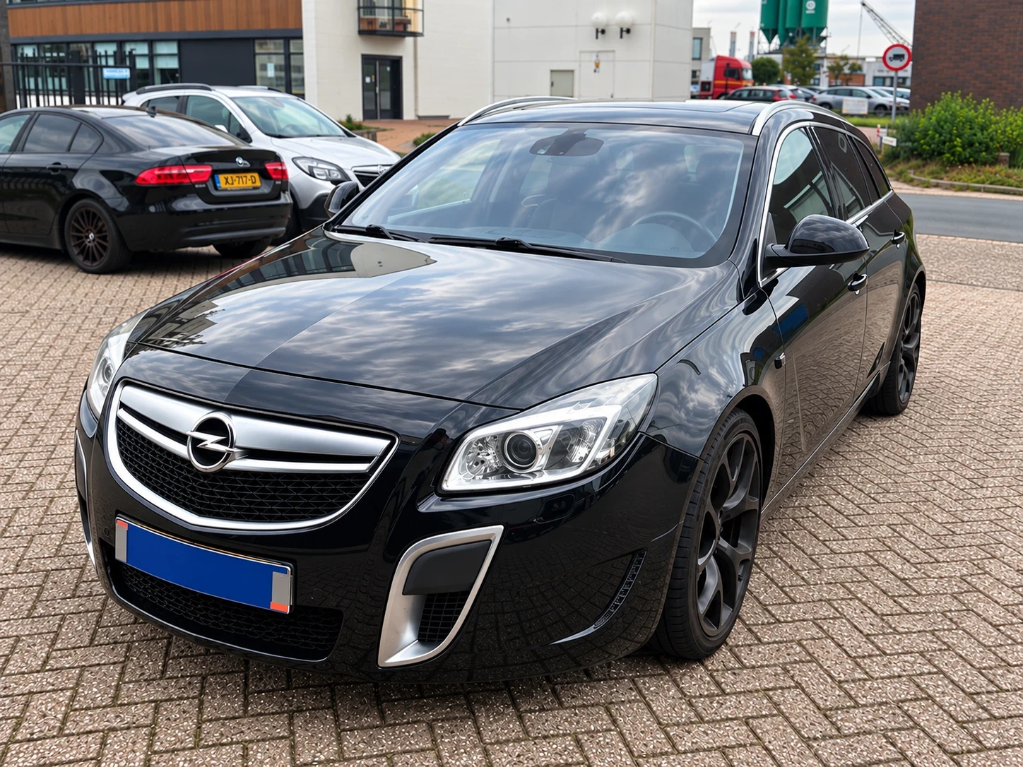 Opel Insignia  Sports Tourer 2.8 V6 Turbo OPC 4x4 325 к.с 