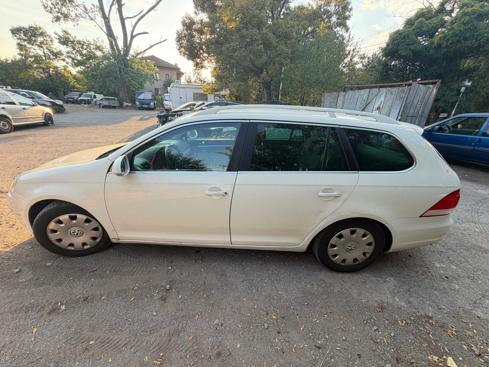 VW Golf 1.9 TDI, снимка 4 - Автомобили и джипове - 56172791