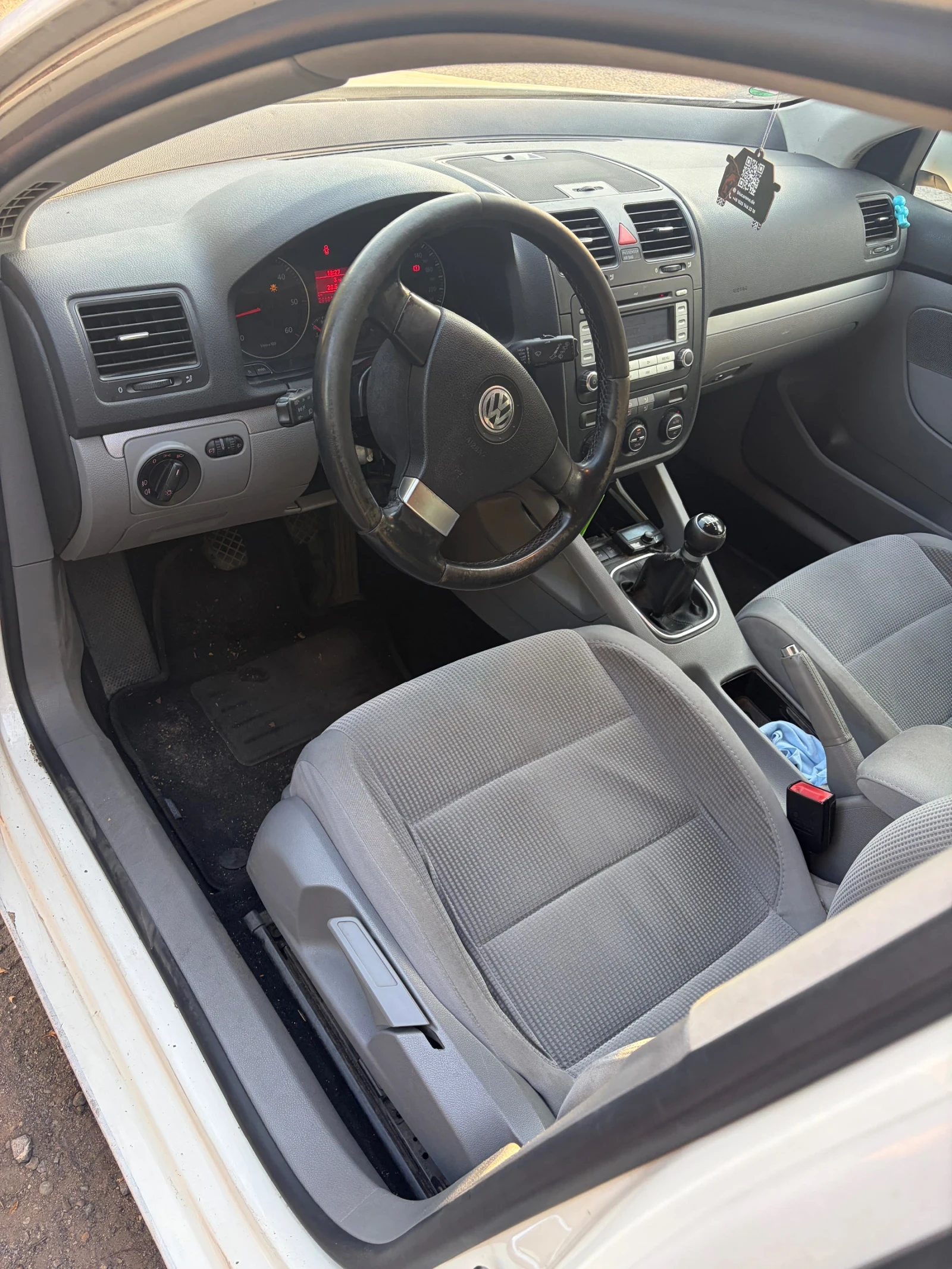 VW Golf 1.9 TDI, снимка 6 - Автомобили и джипове - 56172791