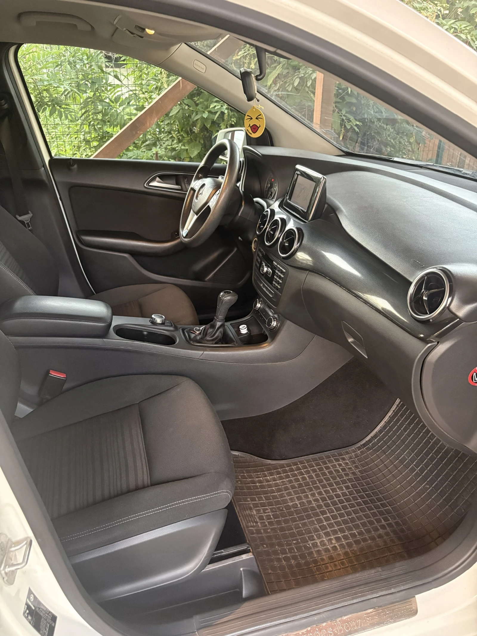 Mercedes-Benz B 180, снимка 12 - Автомобили и джипове - 56408752