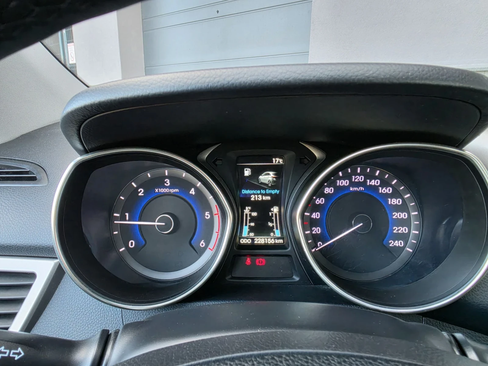 Hyundai I30 1.6 Premium #Navi#, снимка 14 - Автомобили и джипове - 56722661