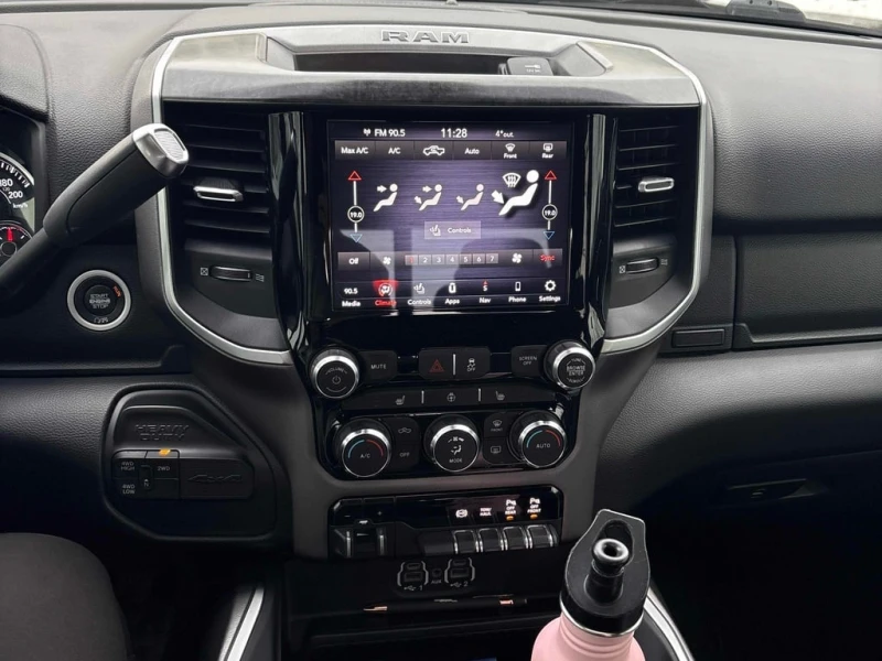 Dodge RAM 2500 * Big Horn * CARFAX * БЕЗ ПЪРВОНАЧАЛНА ВНОСКА, снимка 9 - Автомобили и джипове - 52894787