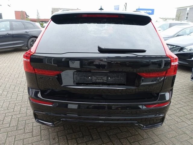 Volvo XC60 Black Edition Ultra B5 AWD, снимка 6 - Автомобили и джипове - 52814407