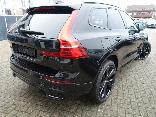 Volvo XC60 Black Edition Ultra B5 AWD, снимка 2 - Автомобили и джипове - 52814407