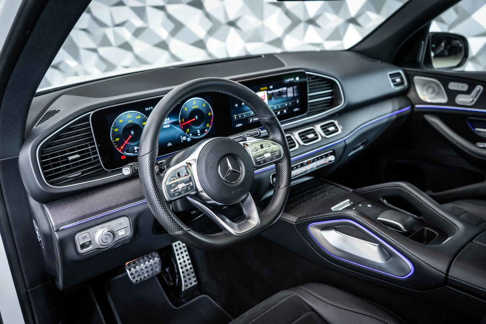 Mercedes-Benz GLE 400 d 4M AMG* Night* Pano* Burm - изображение 8
