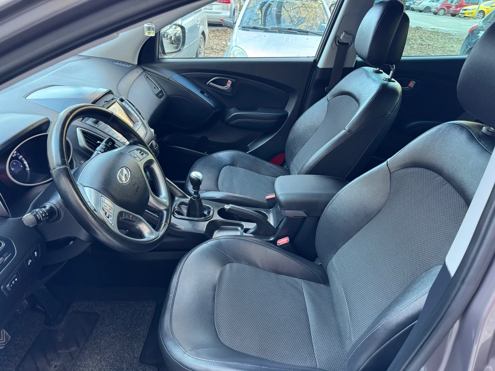 Hyundai IX35 1.7 дизел 117 К.с Фейслифт /Кожа/Навигация - изображение 8