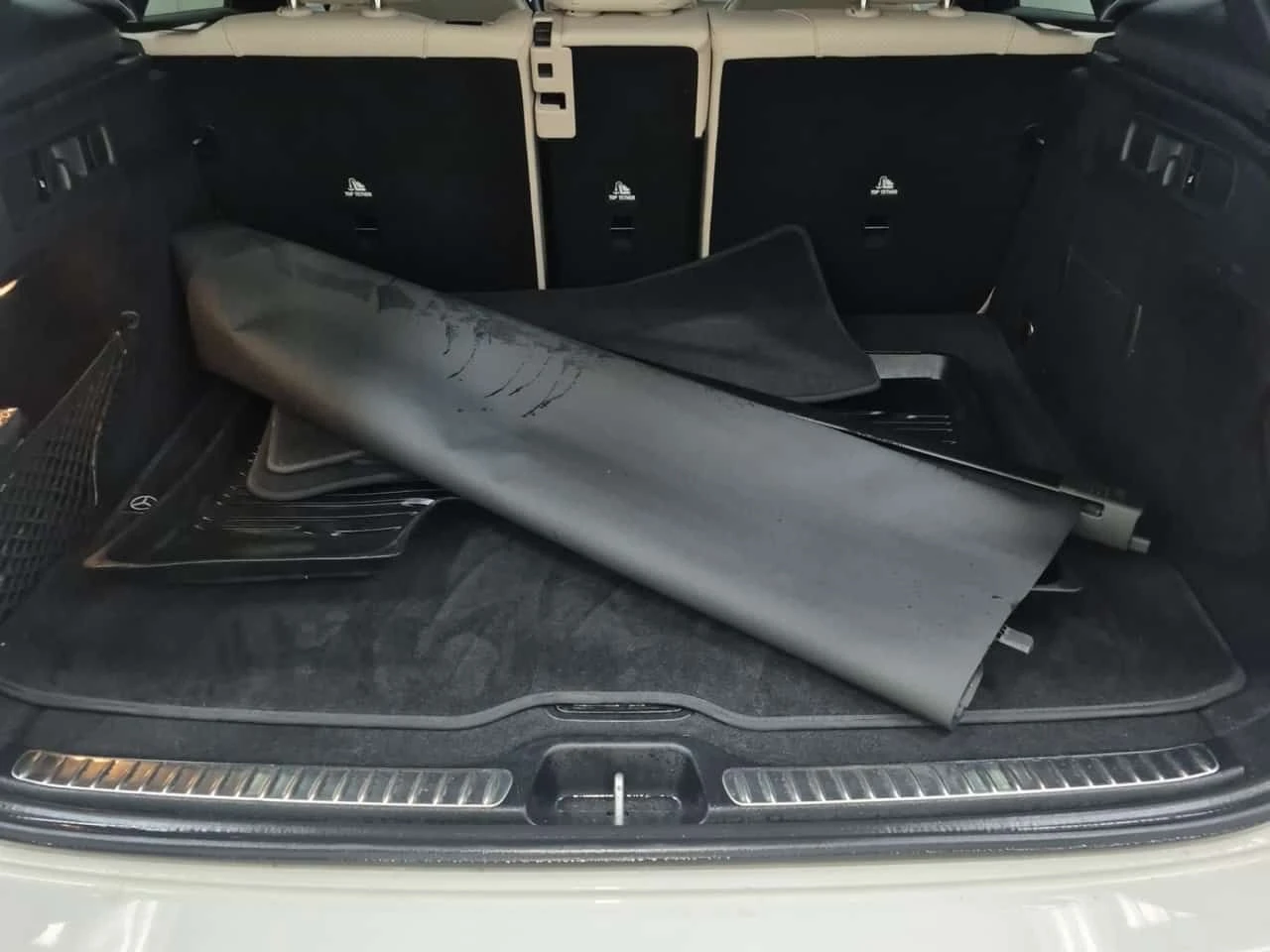 Mercedes-Benz GLC 300 * 4MATIC* ПАНОРАМА* 360 КАМЕРА* , снимка 13 - Автомобили и джипове - 54147568