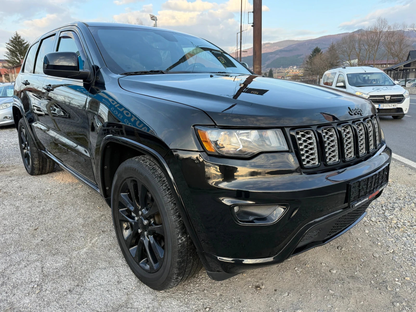 Jeep Grand cherokee 4x4 ALTITUDE , снимка 3 - Автомобили и джипове - 54227728