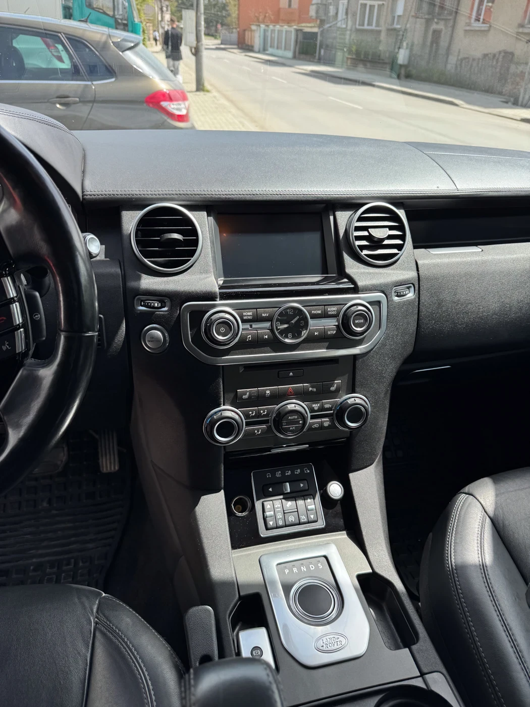 Land Rover Discovery HSE Landmark, снимка 11 - Автомобили и джипове - 54595656