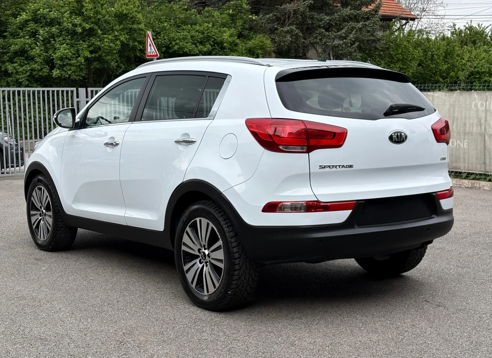 Kia Sportage 1.7 CRDI, FACELIFT, LED, CAMERA, NAVI, EURO 5B, , снимка 4 - Автомобили и джипове - 54640125