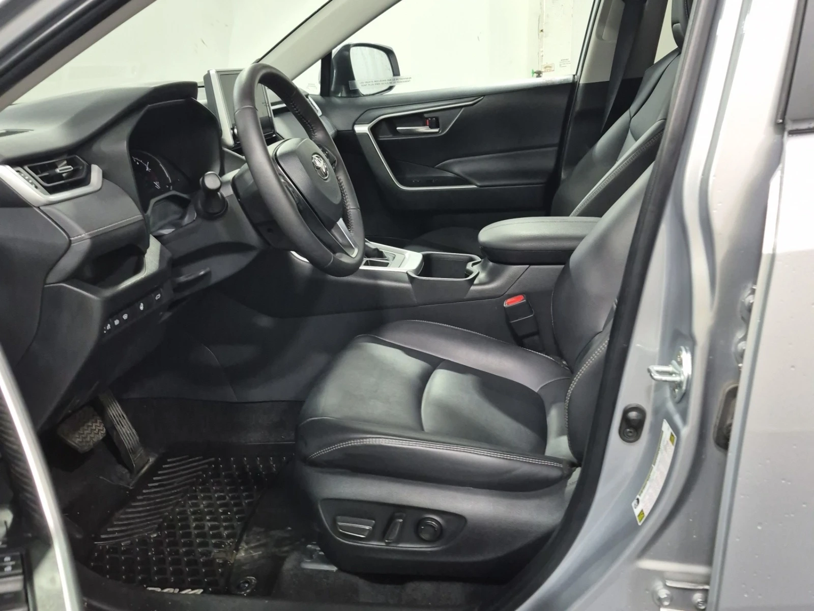 Toyota Rav4 XLE * * CARFAX * * АВТО КРЕДИТ * * , снимка 11 - Автомобили и джипове - 55049563