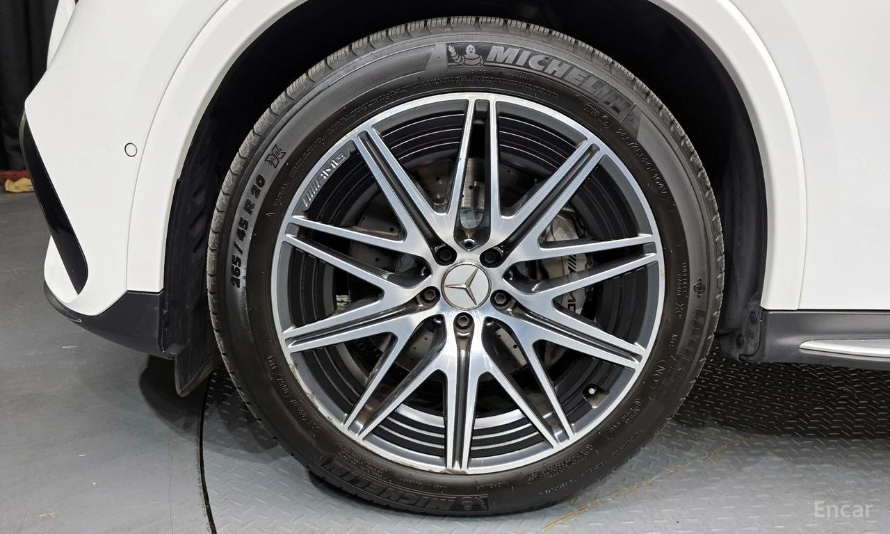 Mercedes-Benz GLC 43 AMG 4MATIC* BURMESTER* DISTRONIC* HEAD-UP* 360* , снимка 5 - Автомобили и джипове - 55475909